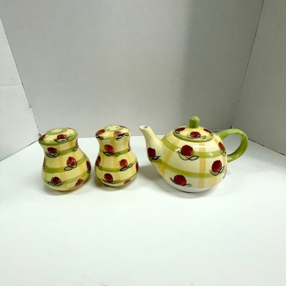 Royal Norfolk Ceramic Miniature Teapot Salt and Pepper Shakers Set Tulip Plaid